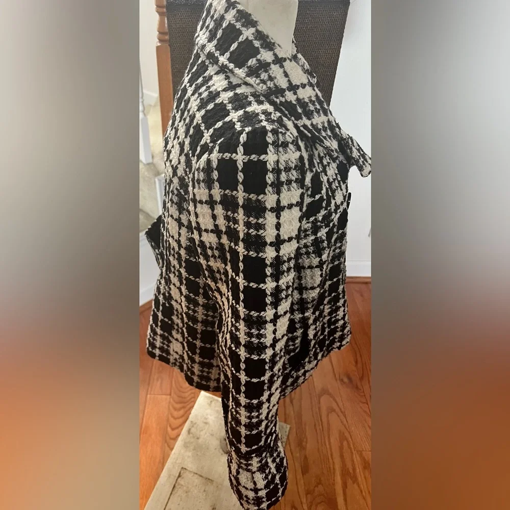 Women’s wool houndstooth double breasted cropped jacket - Picture 4 of 7